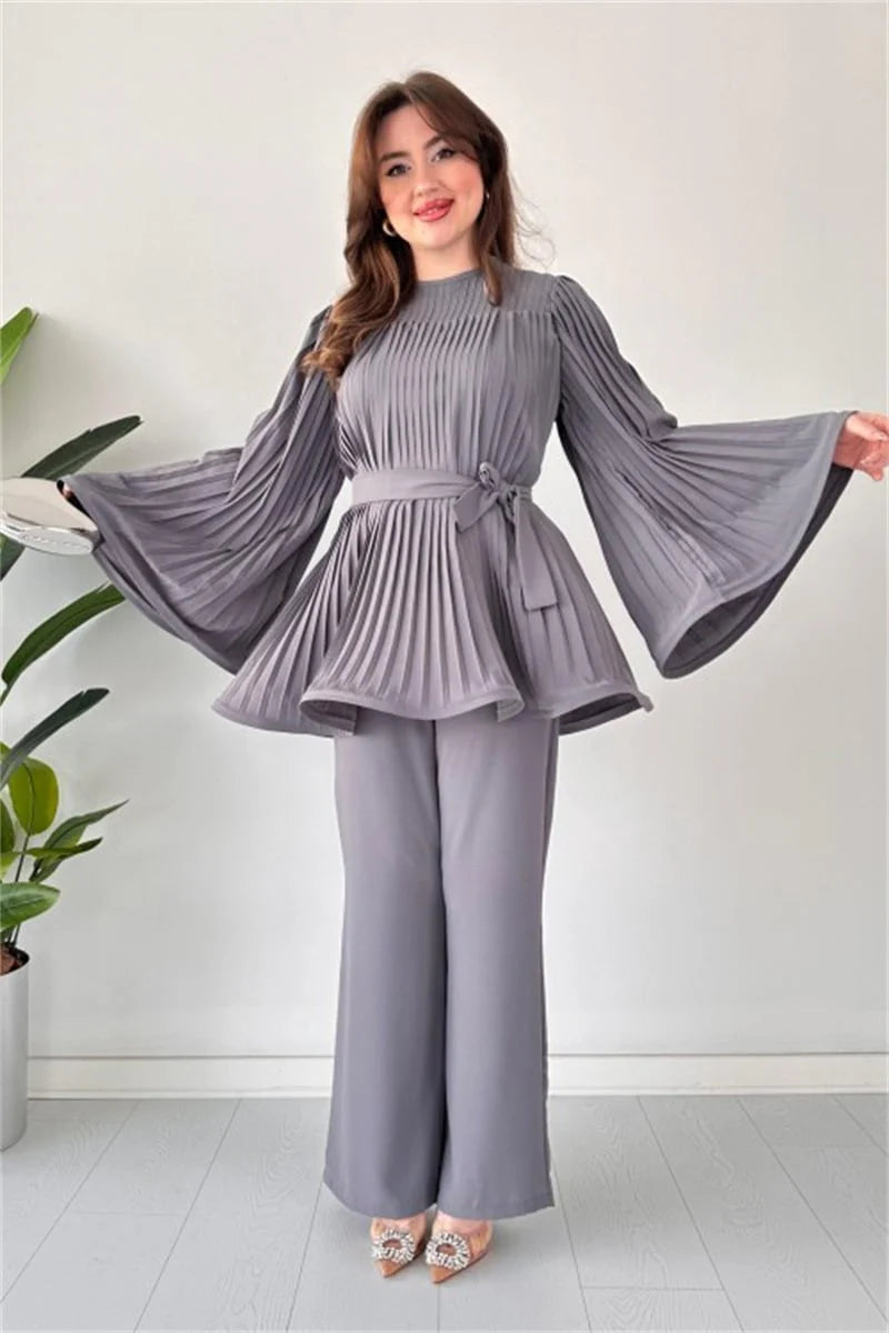 Elegantní plisovaná dámská souprava