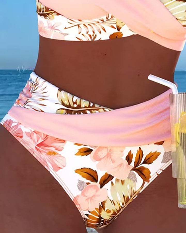 Bikini s kontrastním květinovým vzorem a rozparkem