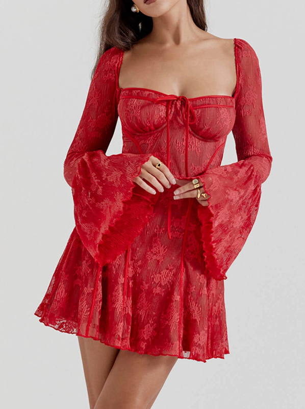 Špičkové minikleid s rozšířenými