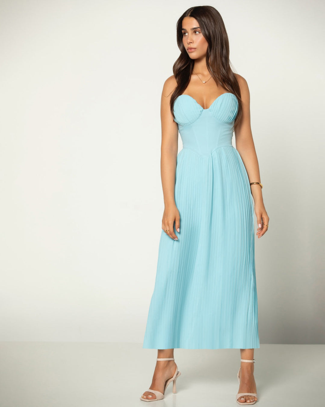 Elegantní pliséovaný bustier-maxikabát v