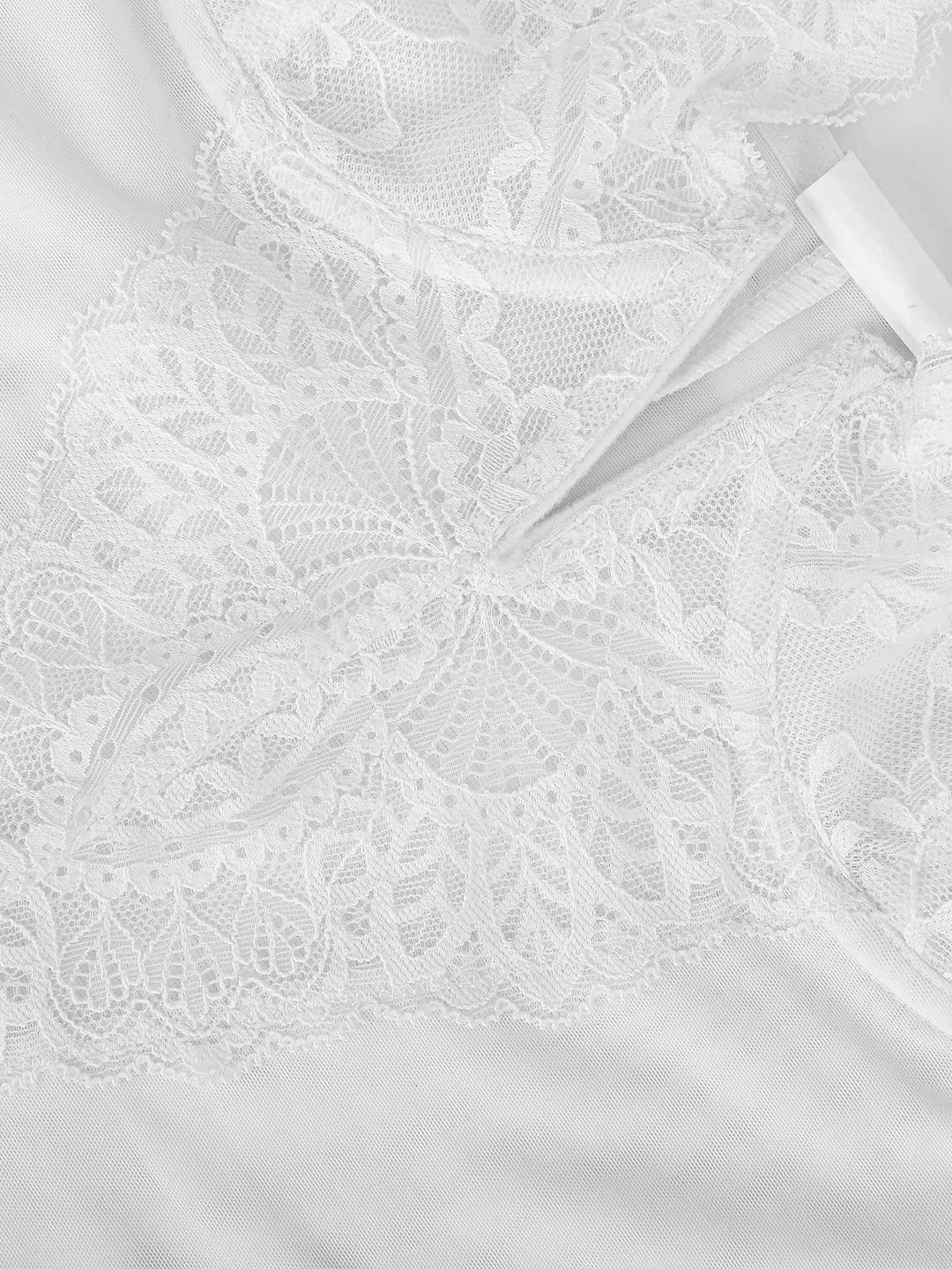Luxusní krajkový bodysuit s