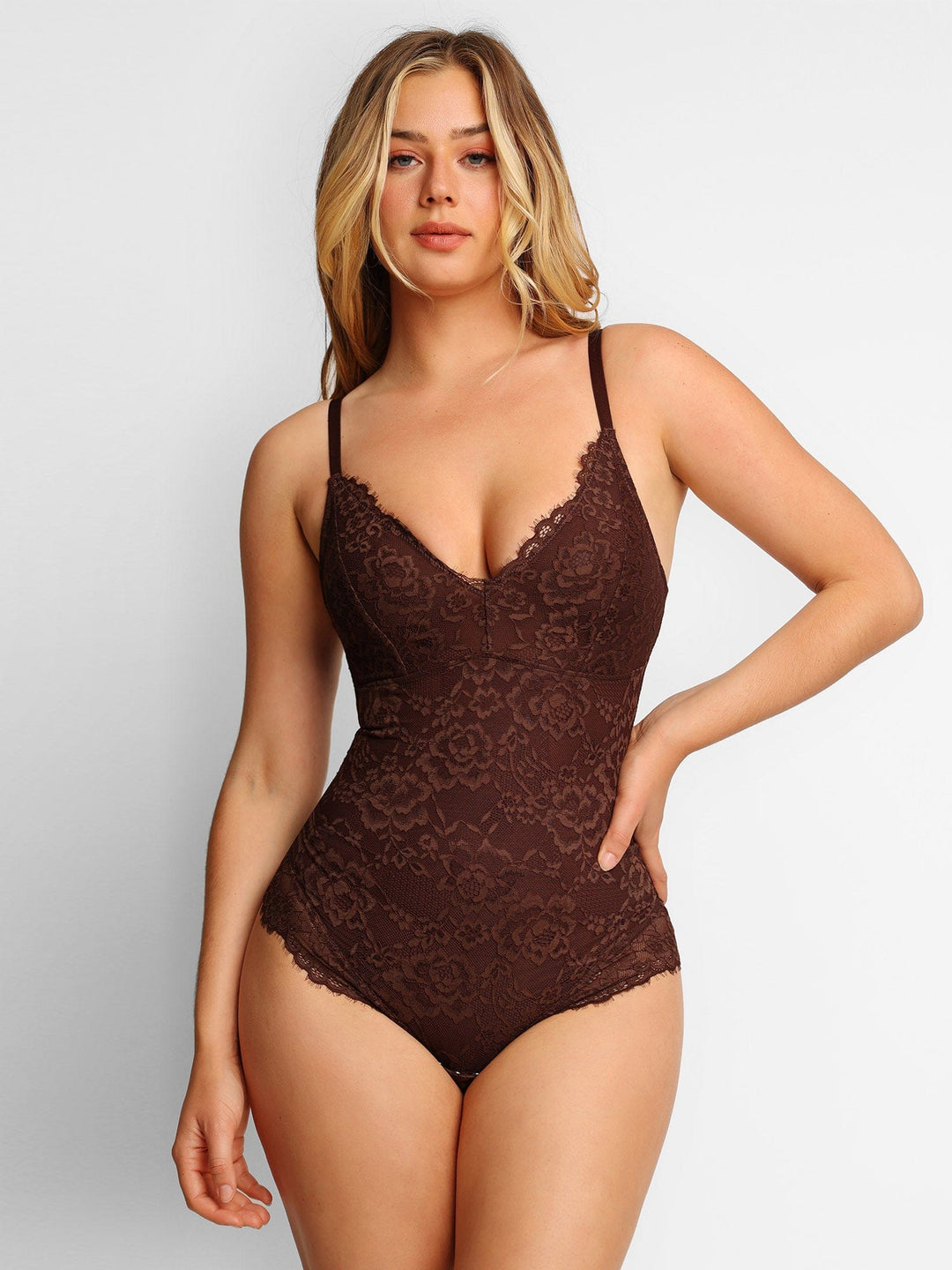 Luxusní krajkový bodysuit s